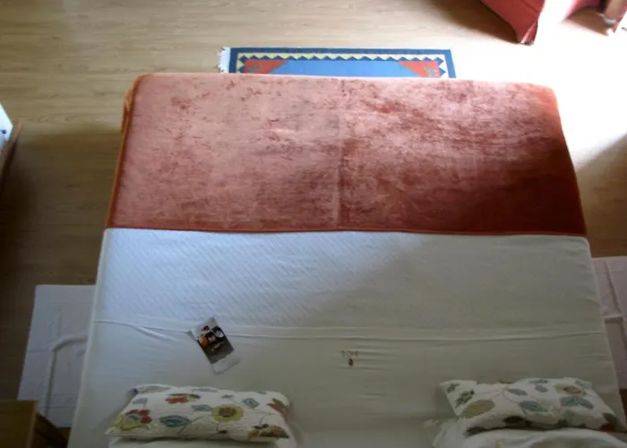 莫斯泰罗德斯克日斯特瓦得拉弗尔斯酒店 4*